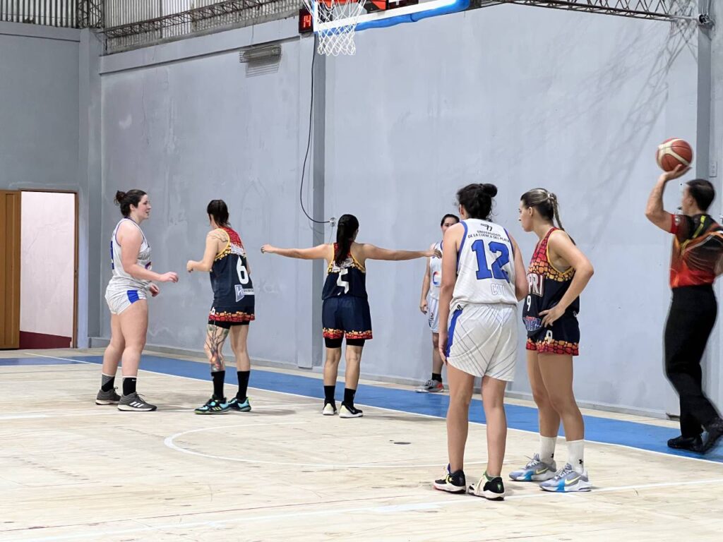 Partido basquet Luz y Fuerza Capri