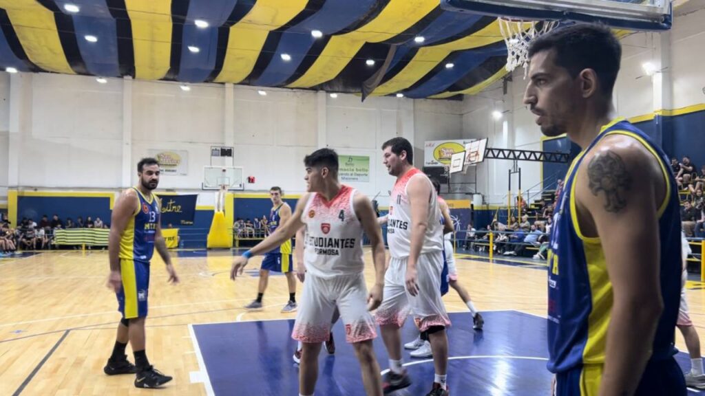 Partido de basquet entre Mitre y Estudiantes de Formosa