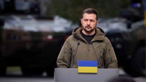 Zelensky presidente Ucrania condena militares rusos