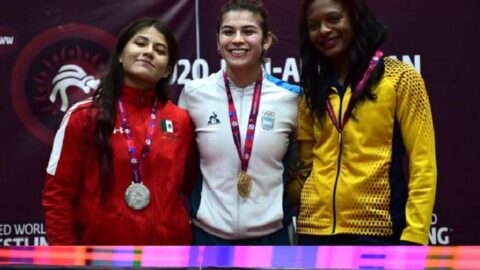 camila amarilla campeona lucha
