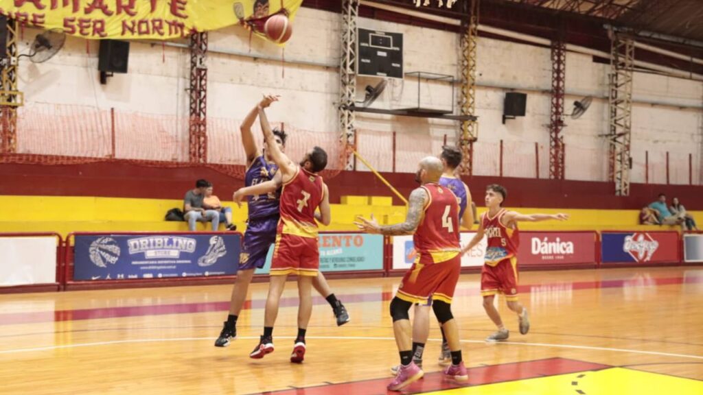 partido basquet tokio el coati