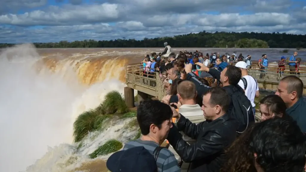 Crece La Expectativa Por La Llegada De Los Turistas Por El Fin De Semana Largo De La Tribuna Tv