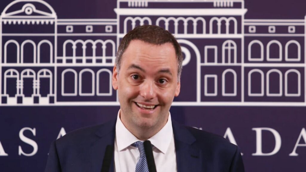 adorni