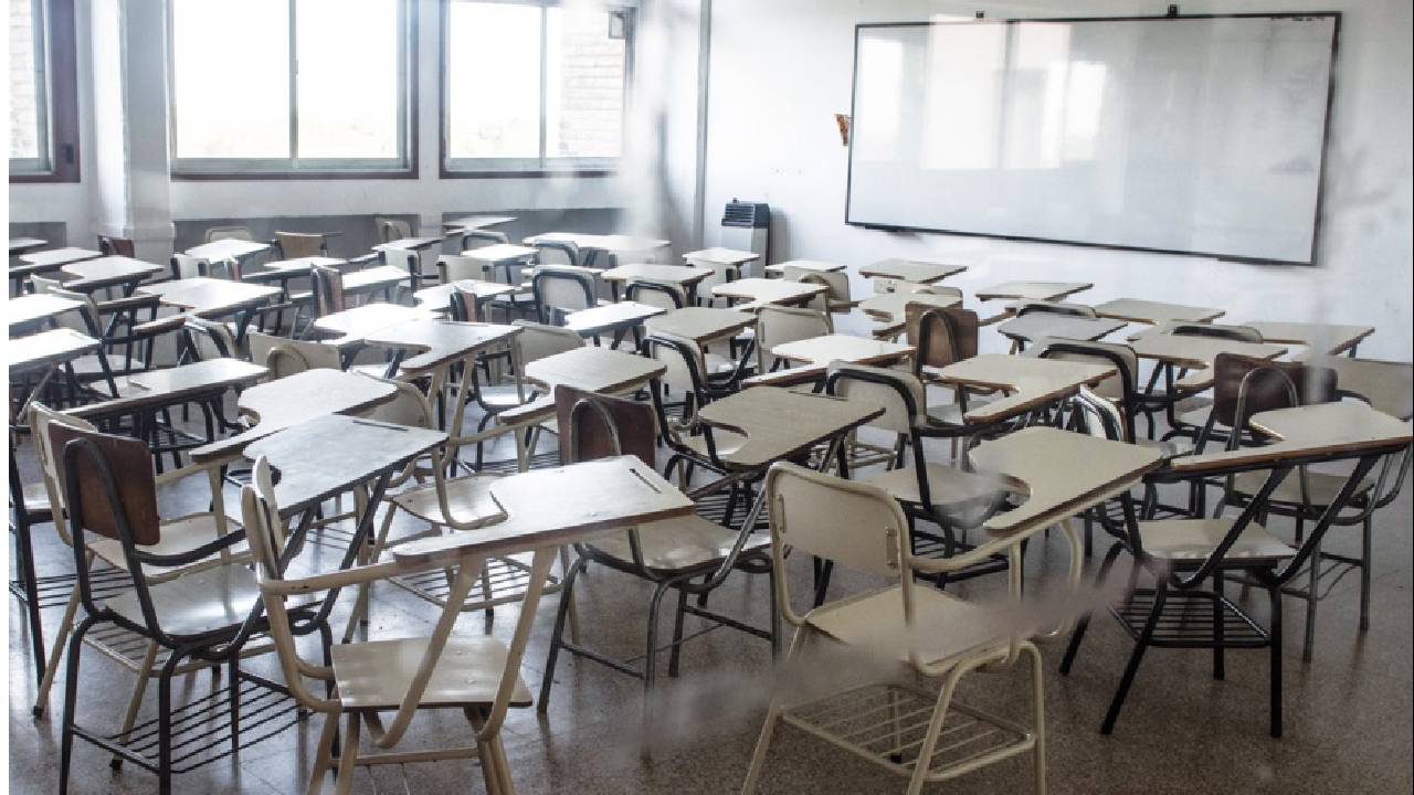 Docentes universitarios cumplen un paro de 48 horas en todo el país ...